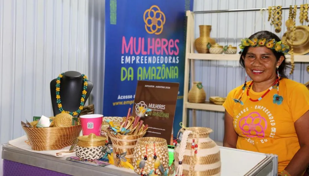 Empreendedora ind&iacute;gena Suelene Wartidi Xerente participa pela primeira vez da Agrotins com artesanato tradicional - Foto: Marcio Vieira/Governo do Tocantins