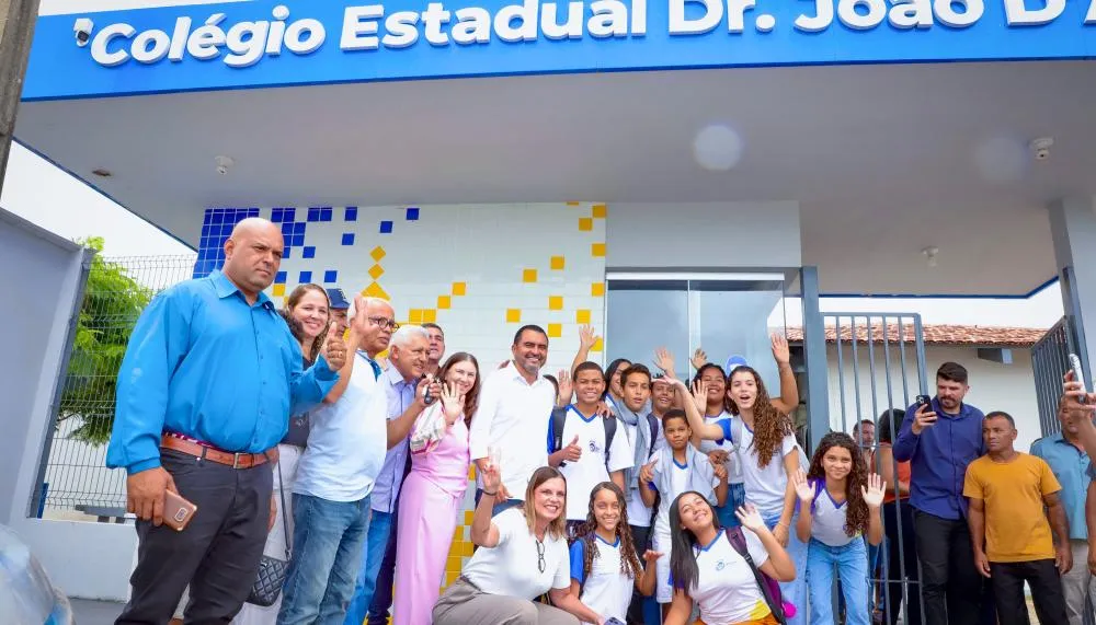 Governador Wanderlei Barbosa entrega quadra coberta em escola de Novo Alegre com investimento de R$ 894 mil