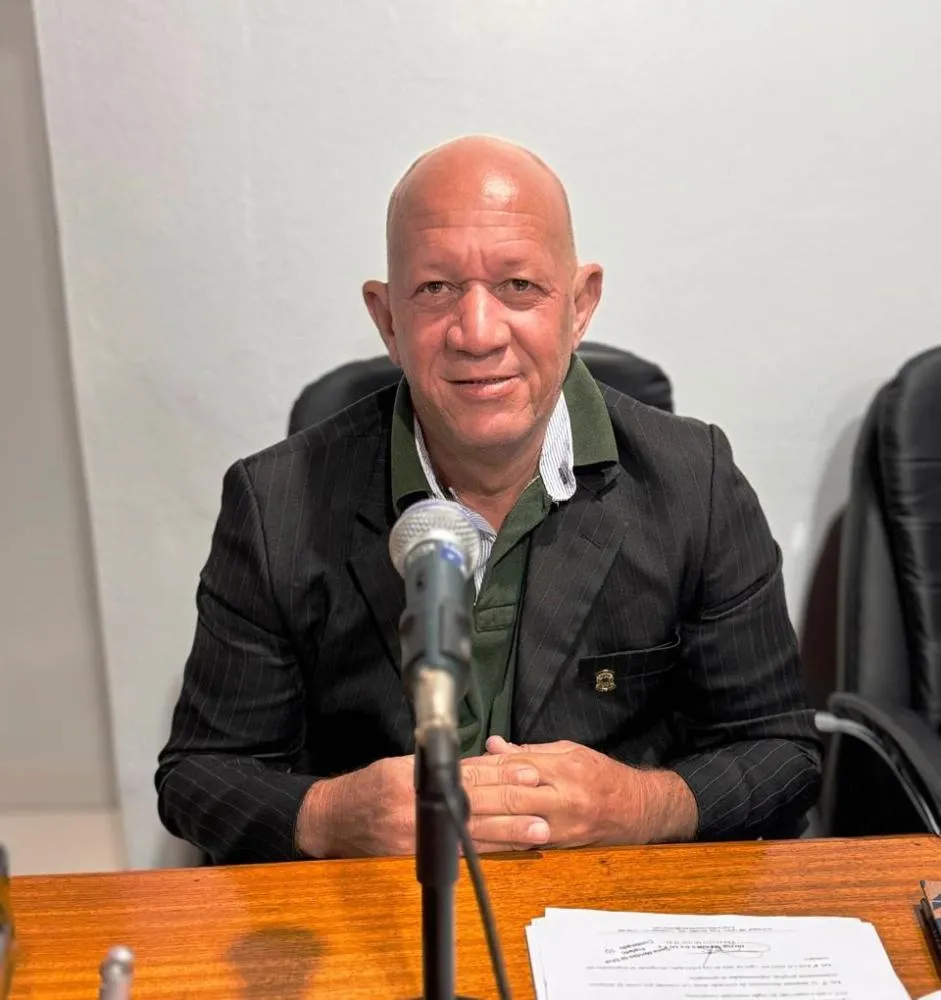 Prefeito Dione do Pastel parabeniza vereador Marlucio Ramos por aniversário comemorado nesta segunda-feira (16)