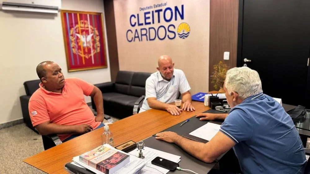 Vereadores de Combinado buscam investimentos em reunião com deputado Cleiton Cardoso