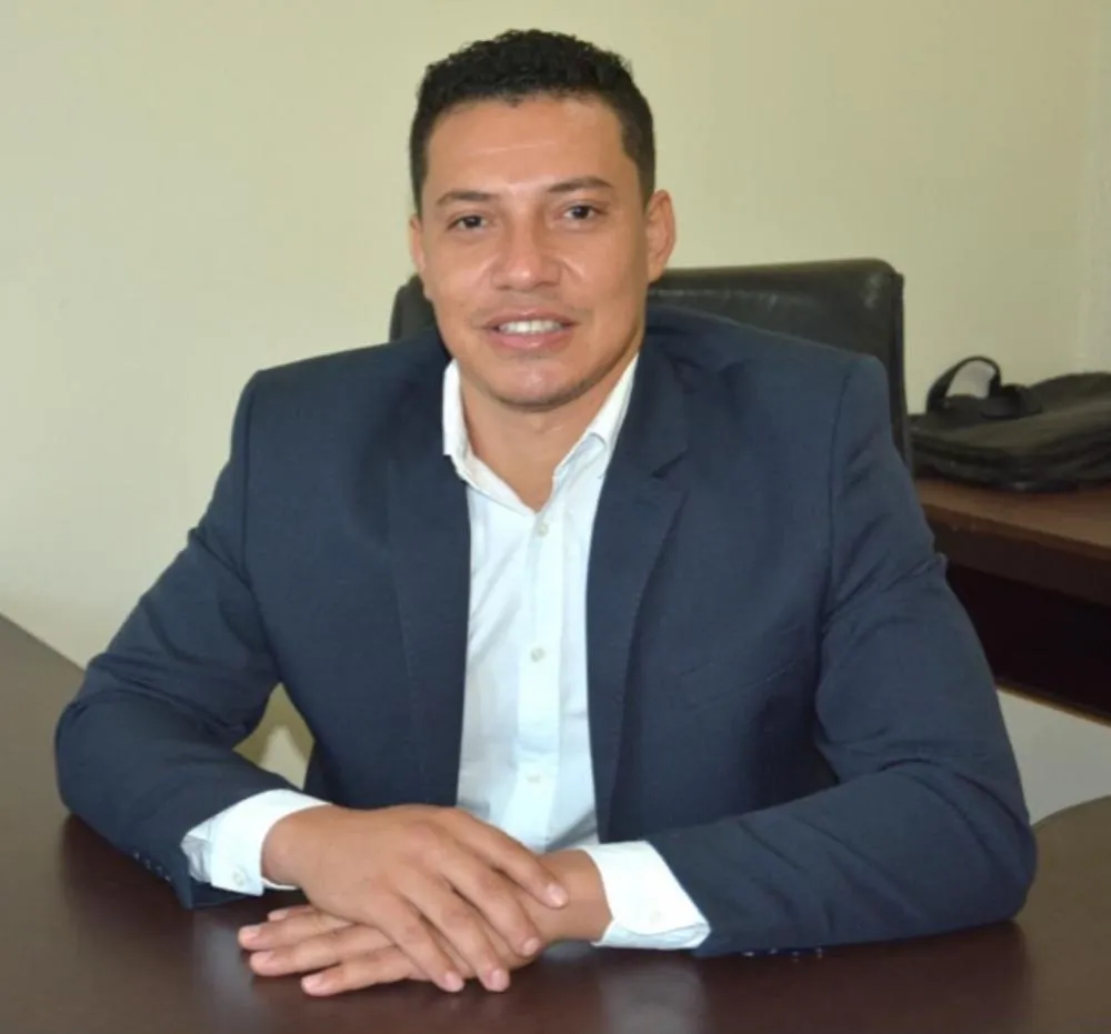 Prefeito de Combinado rebate acusações, nega ameaças e denuncia perseguição política